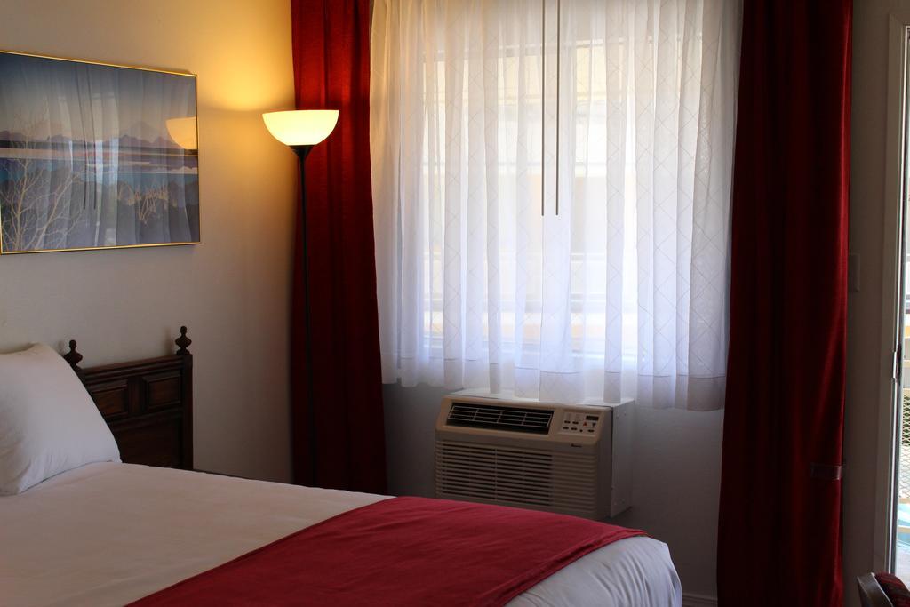 Sovana Inn Medford Quarto foto